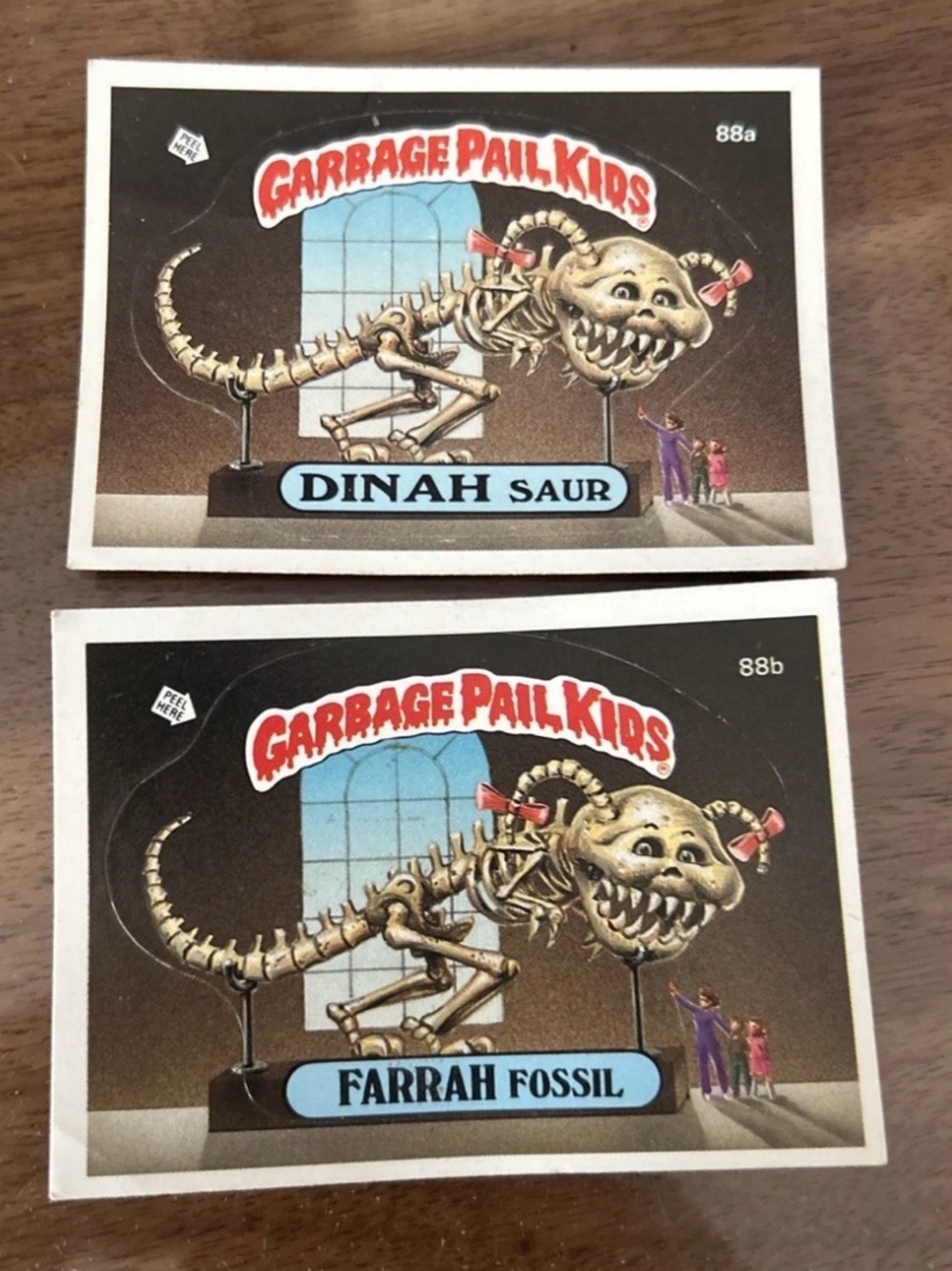 Dinah Saur / Farrah Fossil Collectible Cards - Brown garbage pail kids